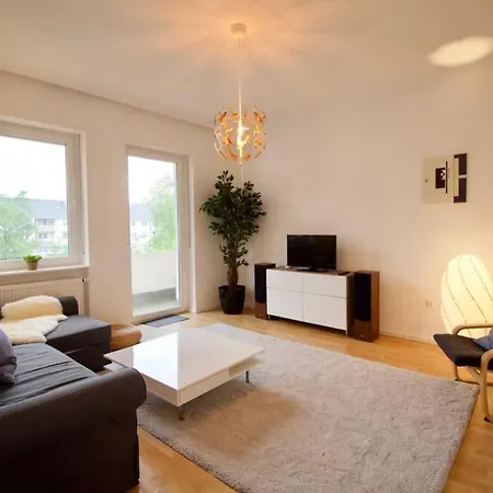 Fantastic In Enchanting Neighbourhood Apartment *