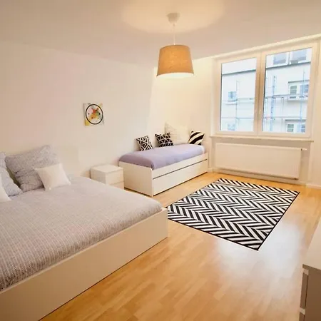 Apartment Fantastic In Enchanting Neighbourhood